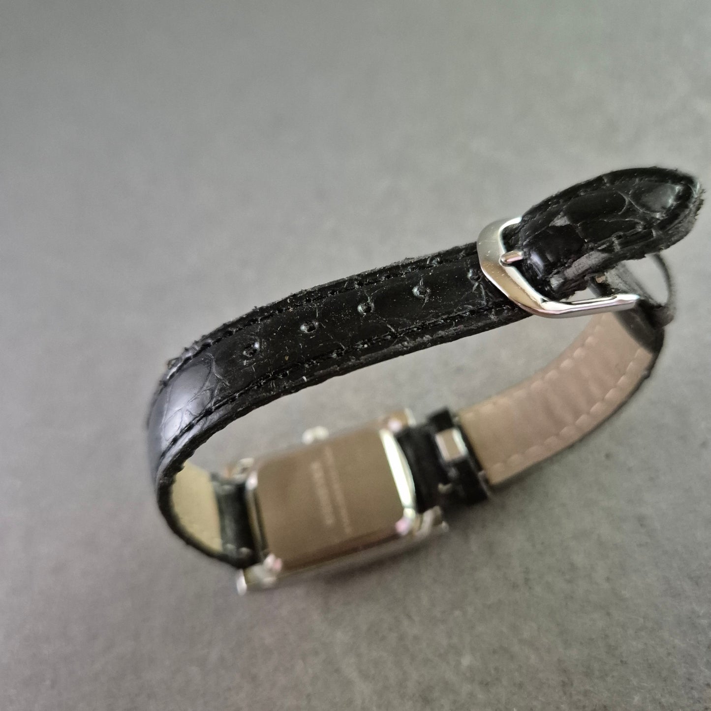 Elegante Damen Uhr Nobless mit schwarzem Lederband