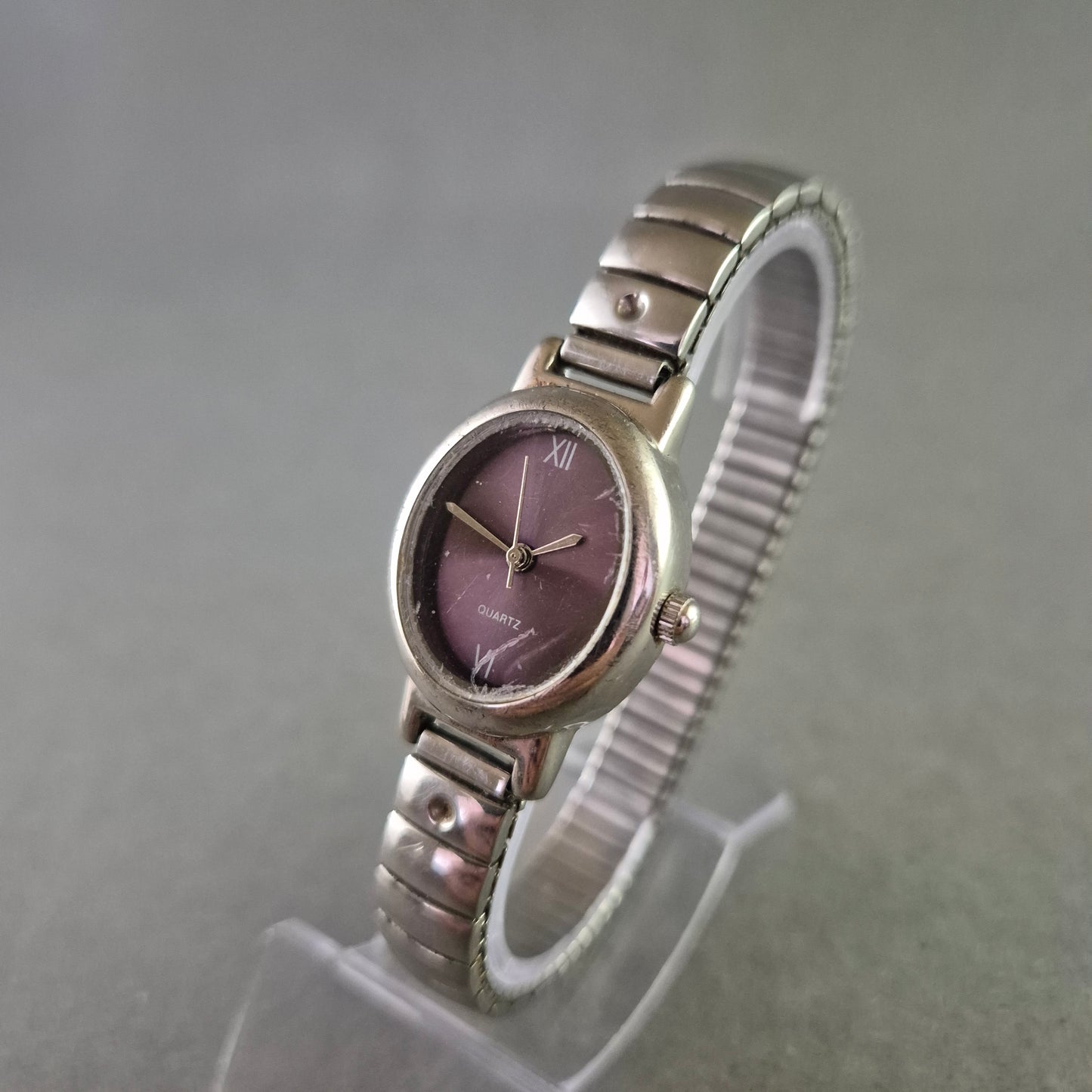 Klassische Damen Uhr mit dunklem Zifferblatt und Flexband