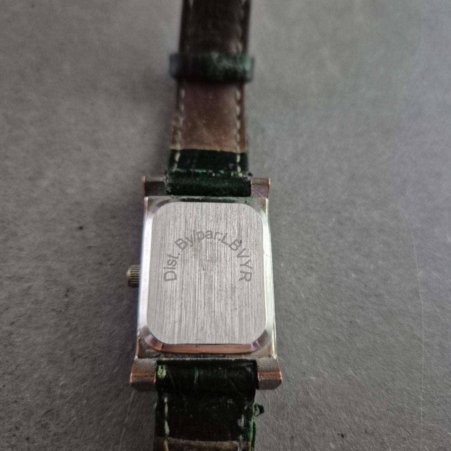 Elegante Damen Uhr mit Strass und dunkelgrünem Lederband