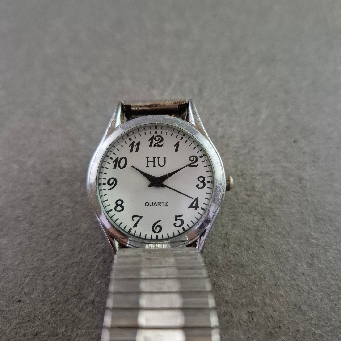 Klassische Damen Uhr HU mit Flexband in Silberfarben