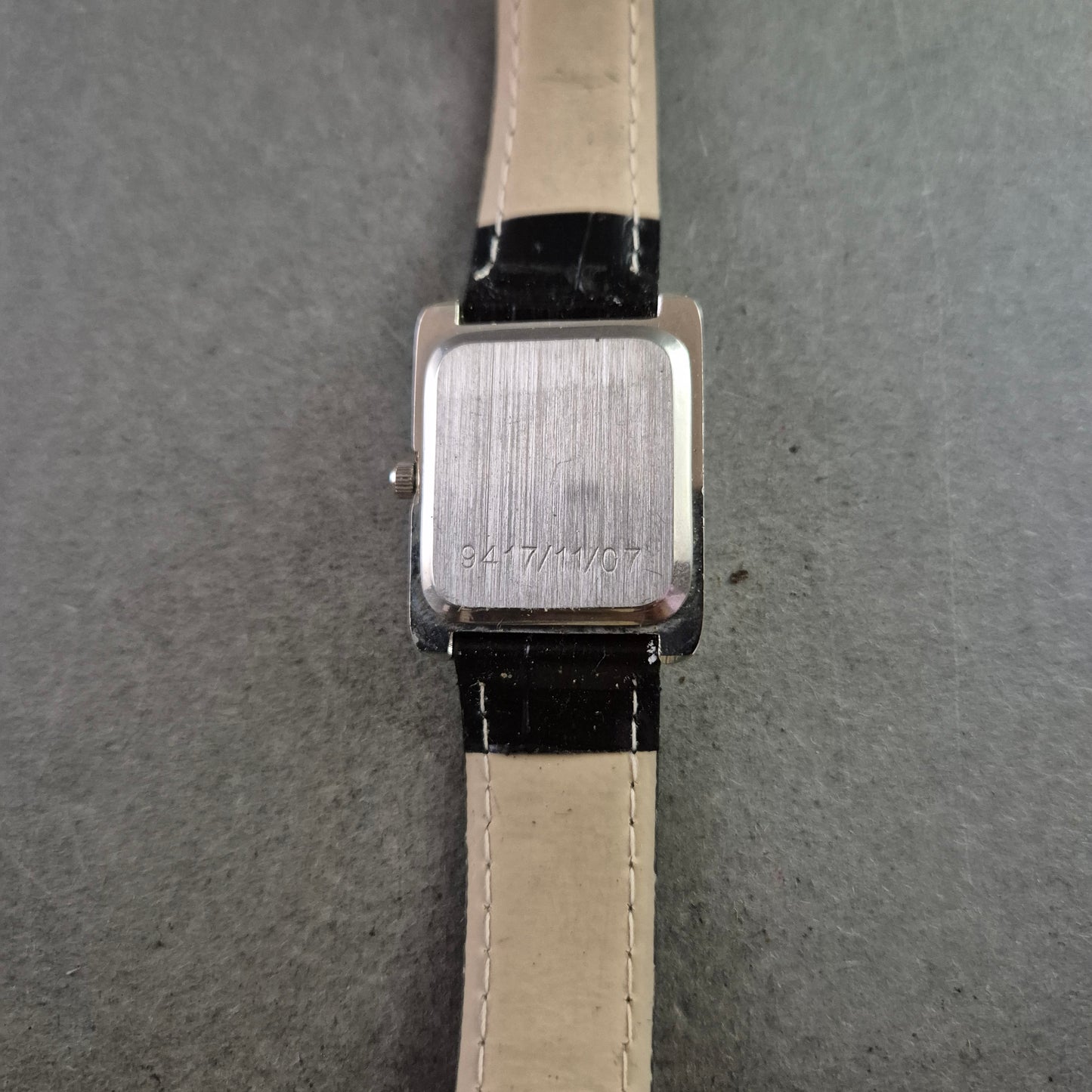Elegante Damen Uhr PCA mit römischen Ziffern und Lederband