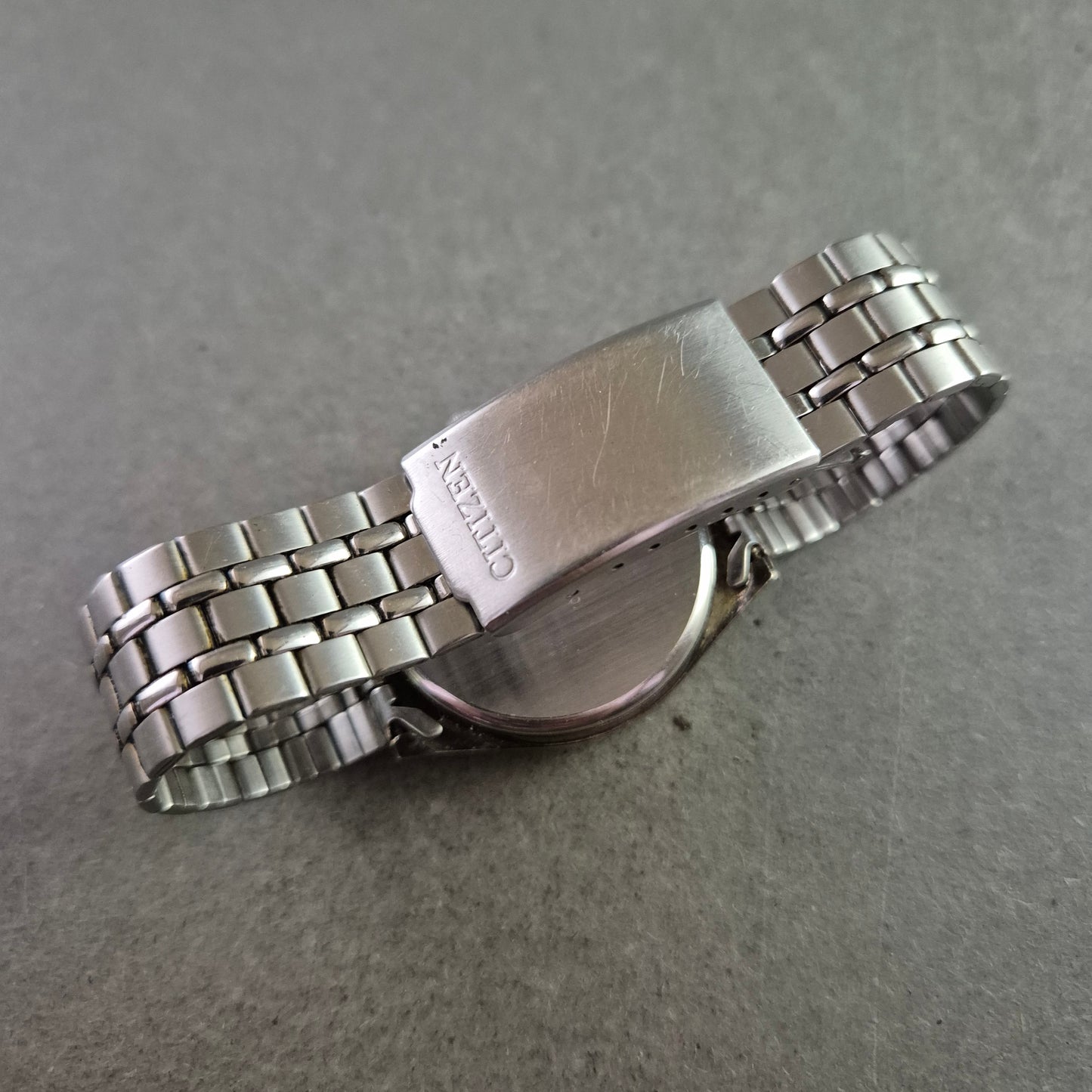 Elegante Damen Uhr Citizen Eco-Drive mit Metallgliederarmband