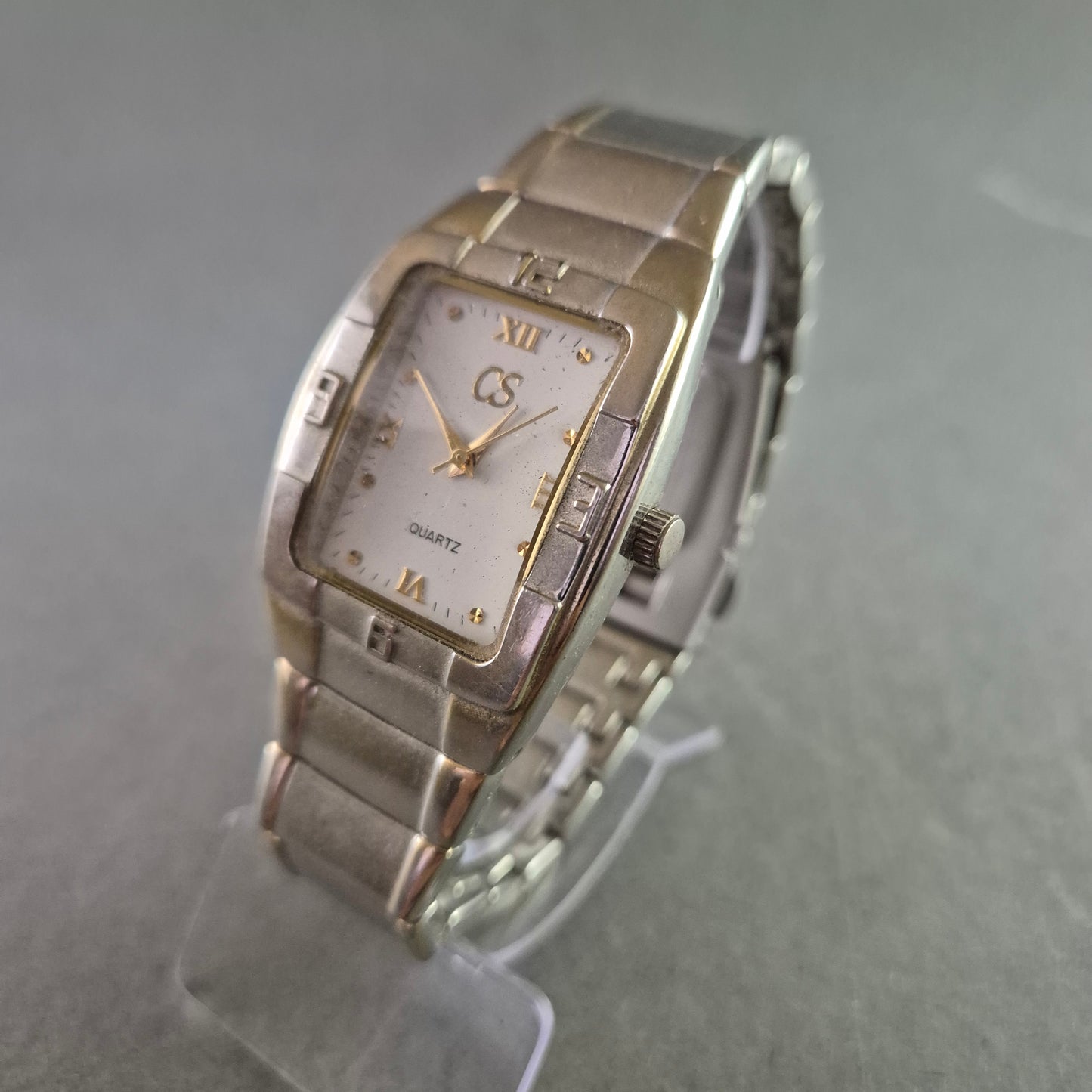 Elegante Damen Uhr CS mit römischen Ziffern und Metallband