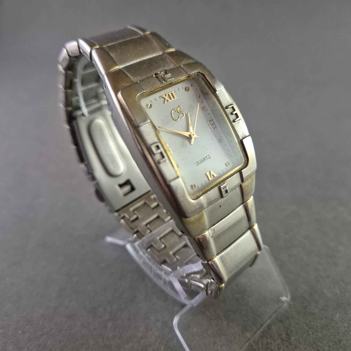 Elegante Damen Uhr CS mit römischen Ziffern und Metallband