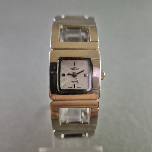 Moderne Damen Uhr TREND mit eckigem Gehäuse und Gliederarmband