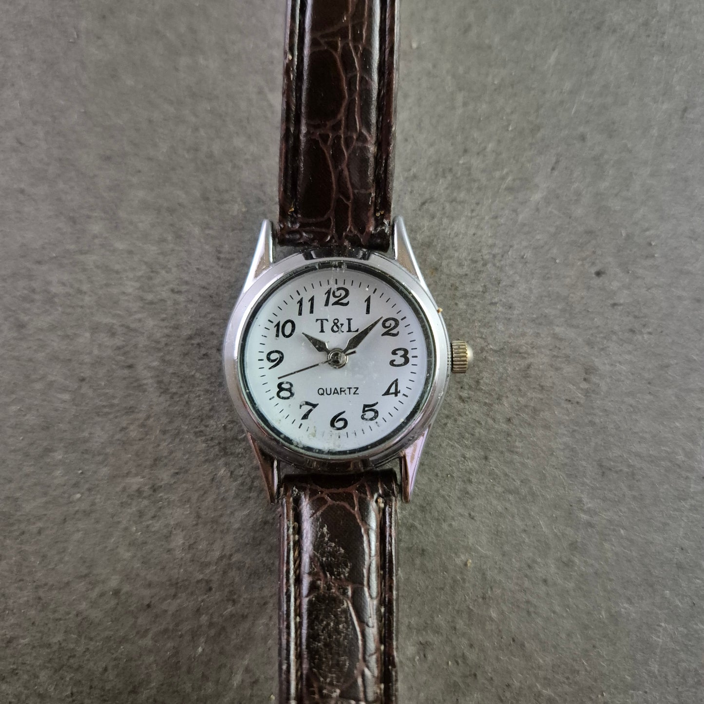 Klassische Damen Uhr T&L mit Lederarmband