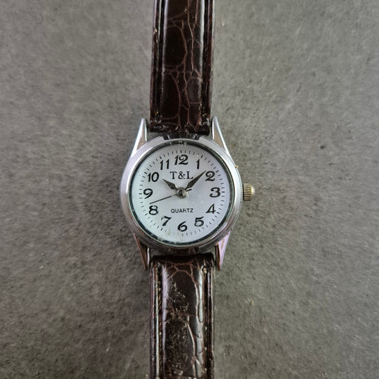 Klassische Damen Uhr T&L mit Lederarmband