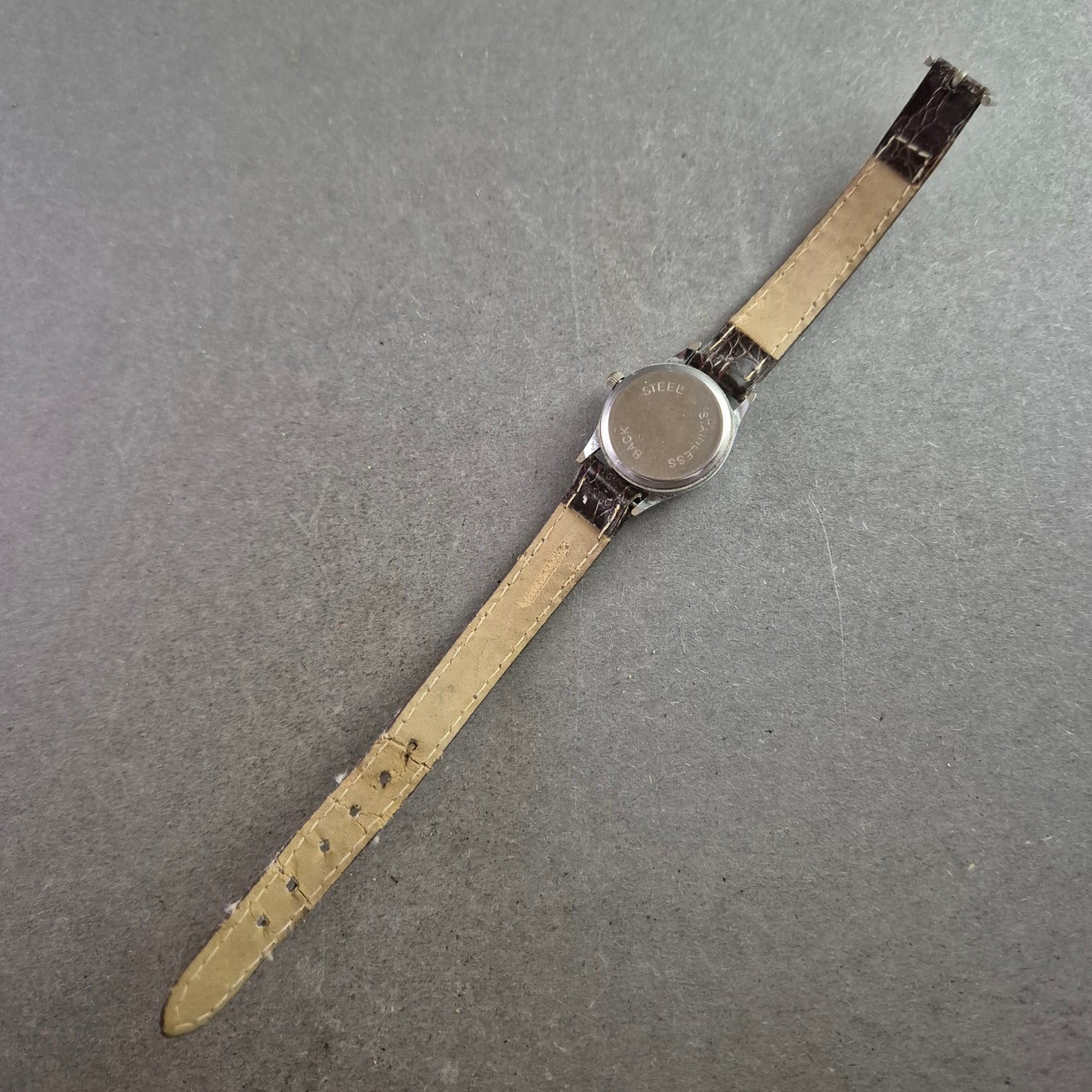 Klassische Damen Uhr T&L mit Lederarmband