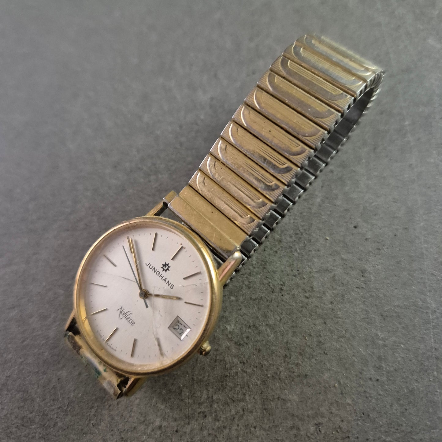 Klassische Damen Uhr Junghans Noblesse mit Datum und Flexband