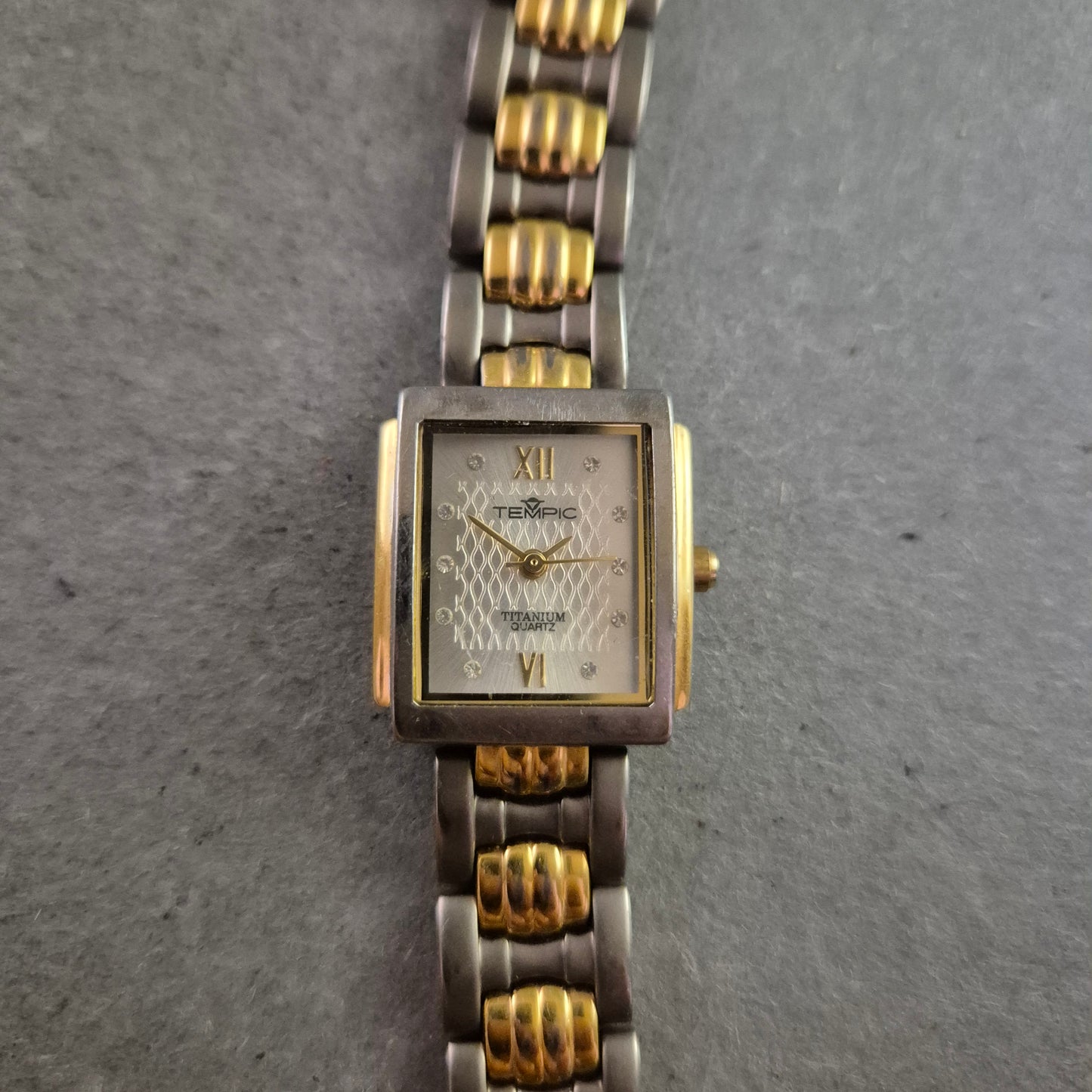 Elegante Damen Uhr TEMP IC Titanium mit Strass und Bicolor-Band