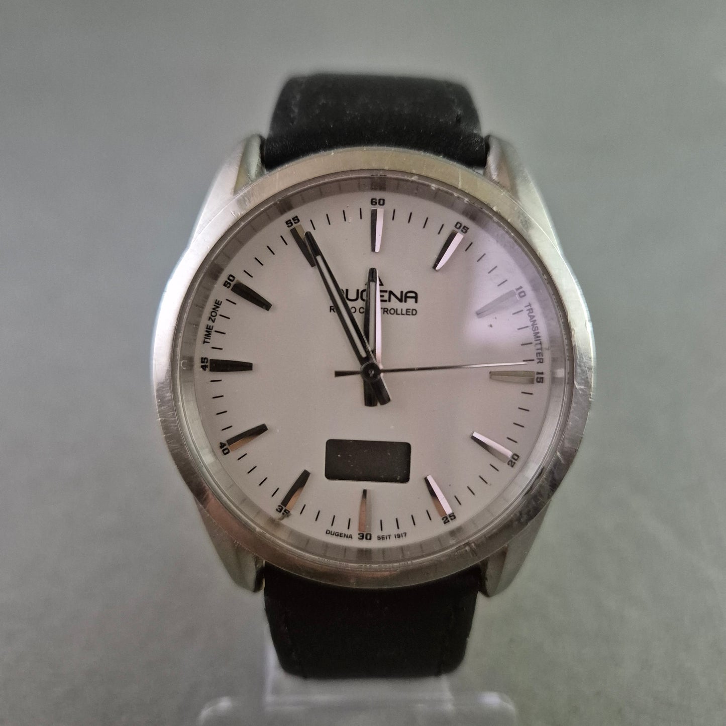 Moderne Herren Uhr Dugena Funkgesteuert mit Lederband