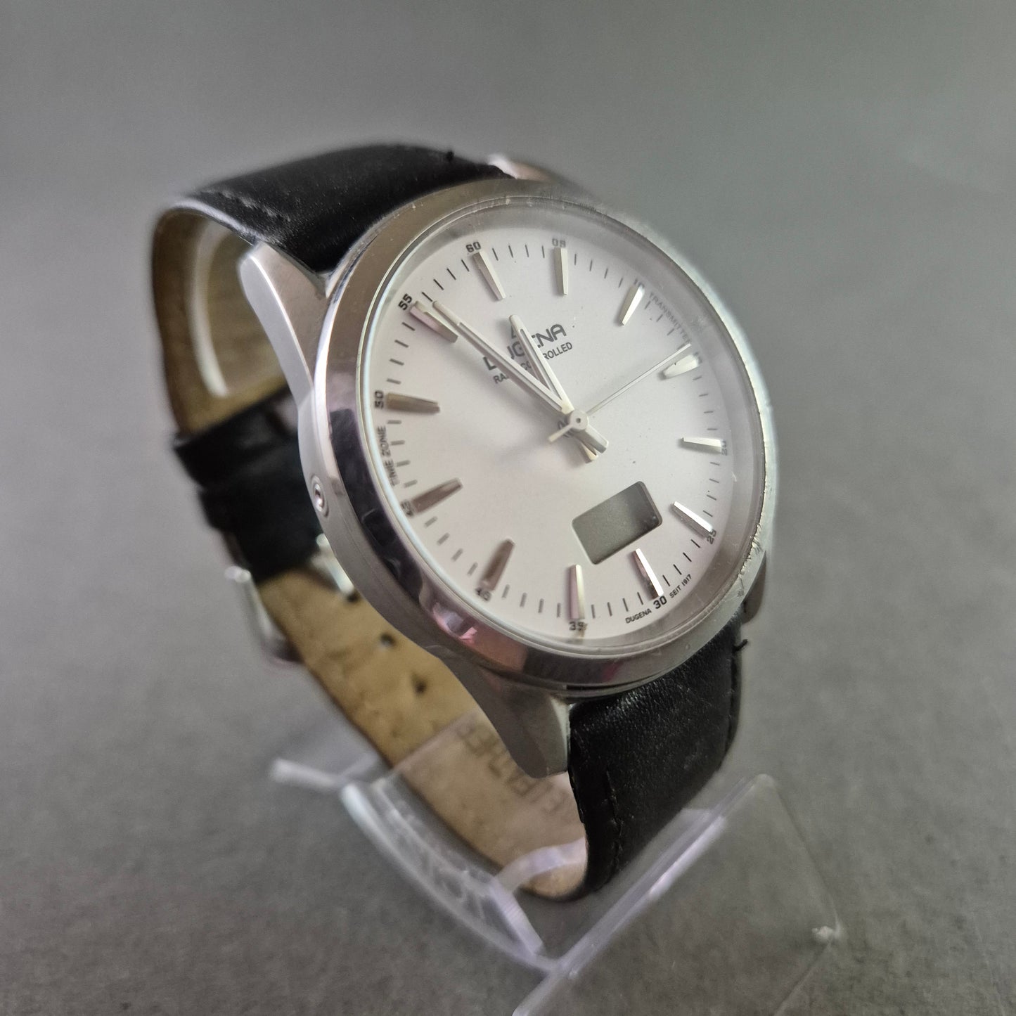 Moderne Herren Uhr Dugena Funkgesteuert mit Lederband