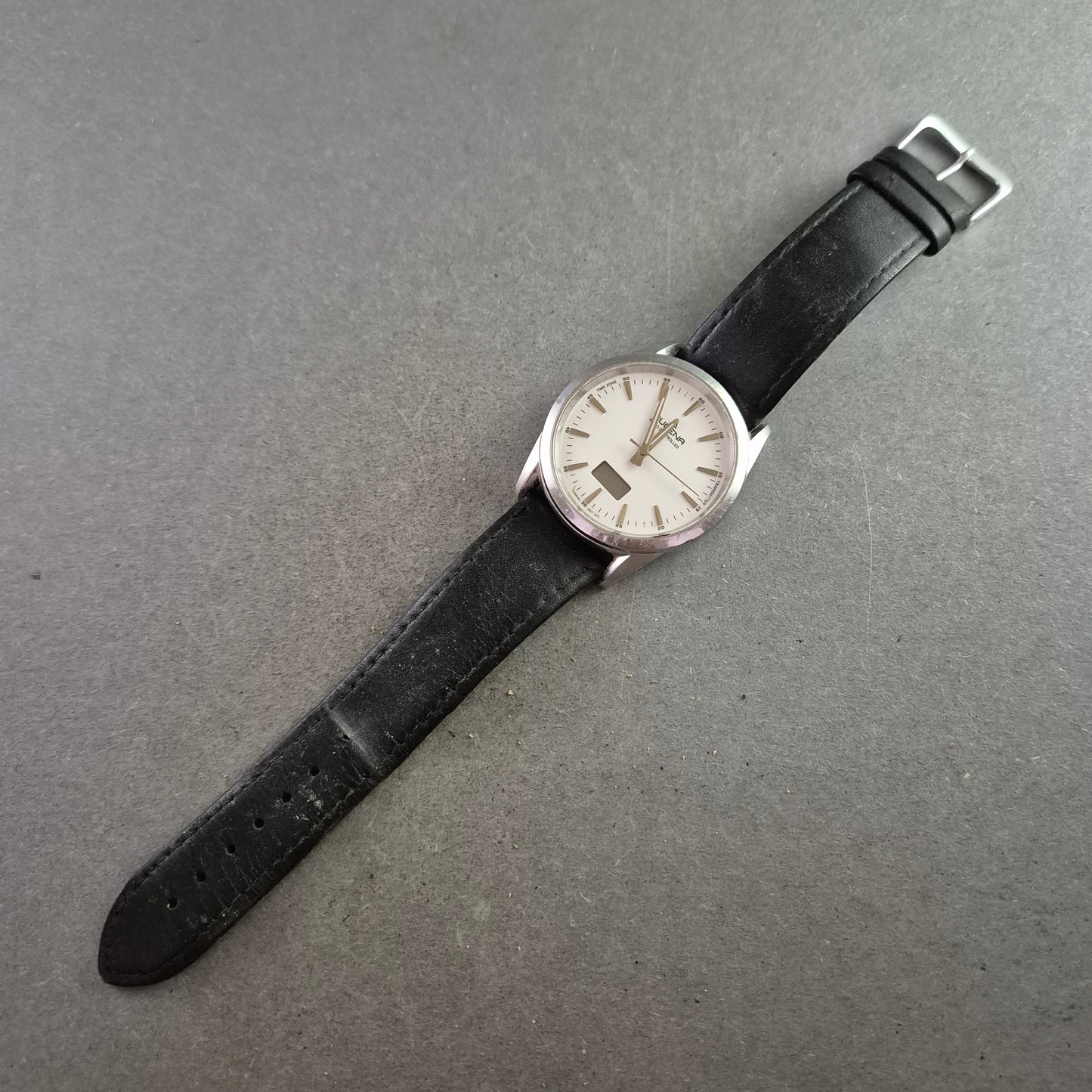 Moderne Herren Uhr Dugena Funkgesteuert mit Lederband