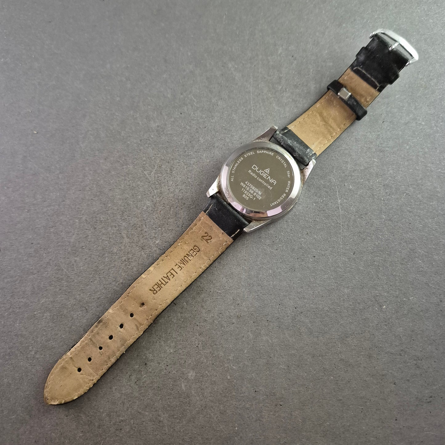 Moderne Herren Uhr Dugena Funkgesteuert mit Lederband