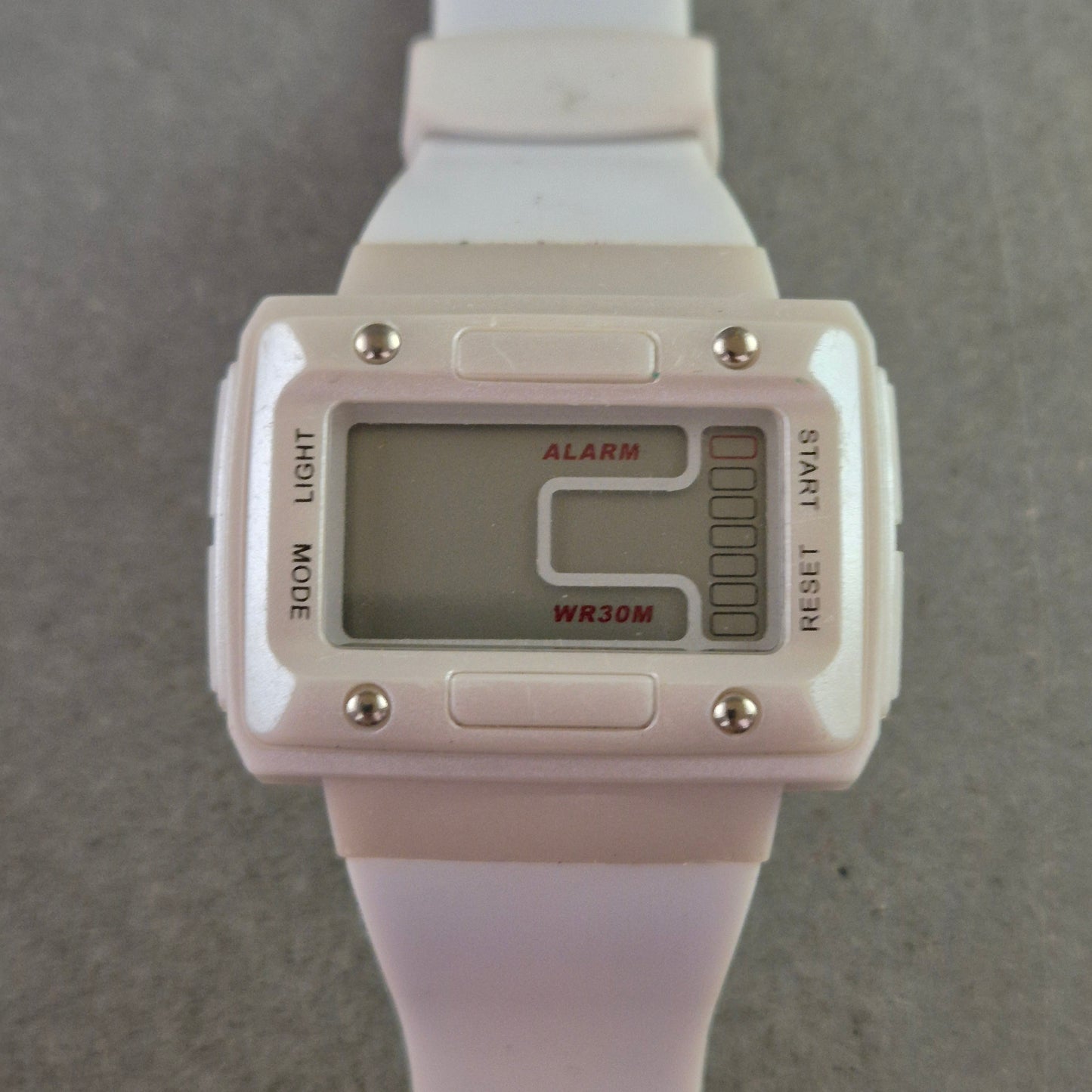 Sportliche Unisex Digital Uhr mit Alarm und weißem Silikonband