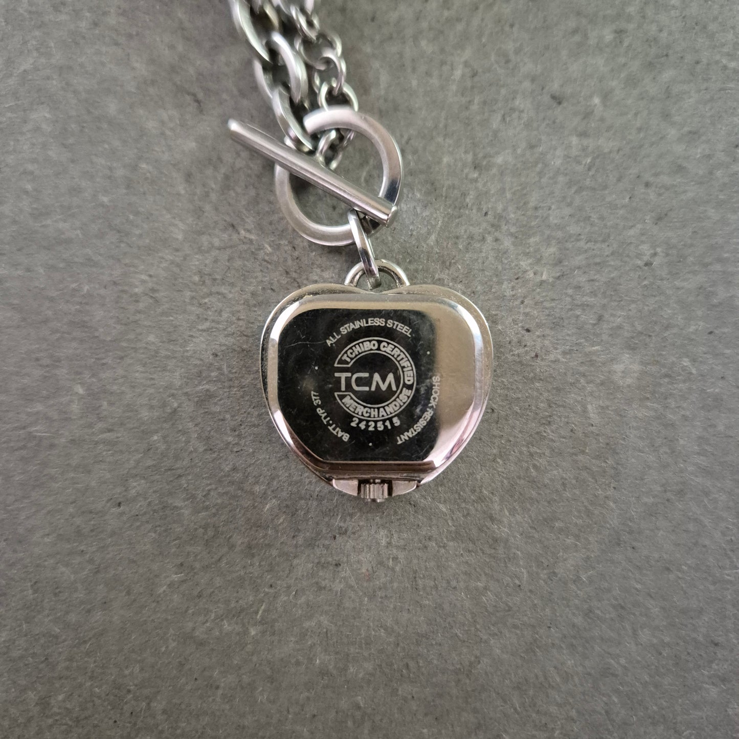 Kette mit Anhänger: Herzförmige Uhr TCM