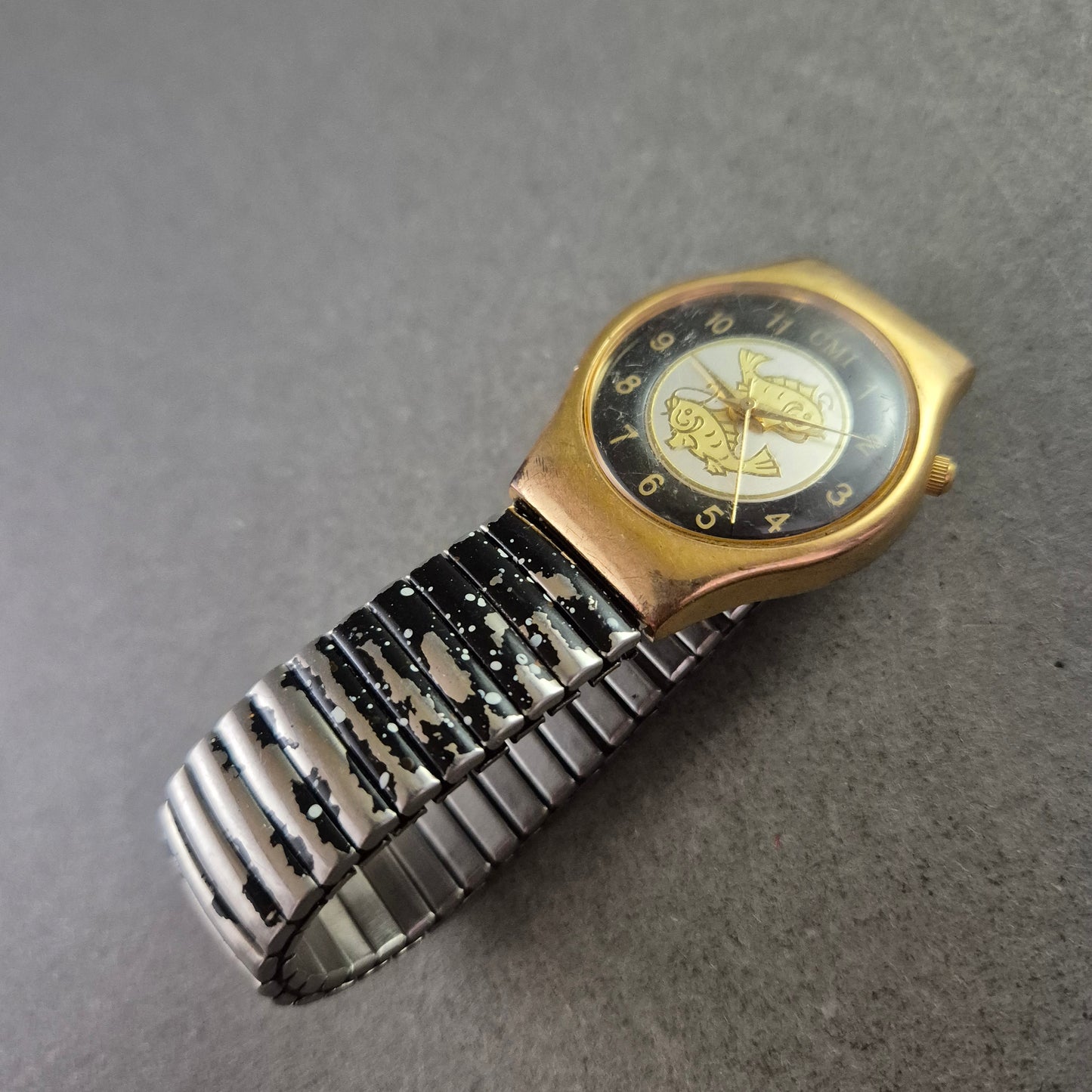 Herren Uhr CMI mit Fisch-Motiv und Bicolor-Flexband