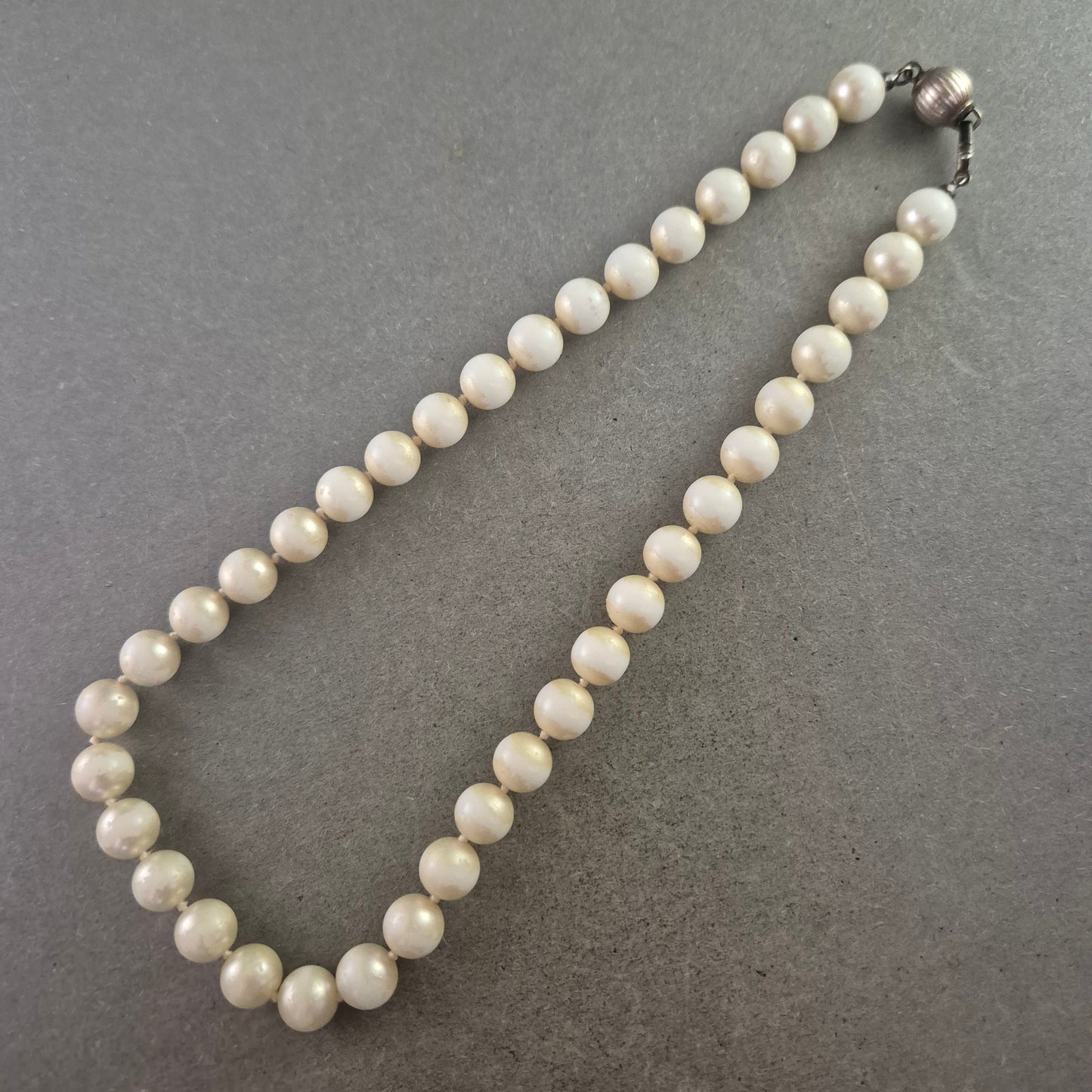 Elegante Perlenkette mit Magnetverschluss