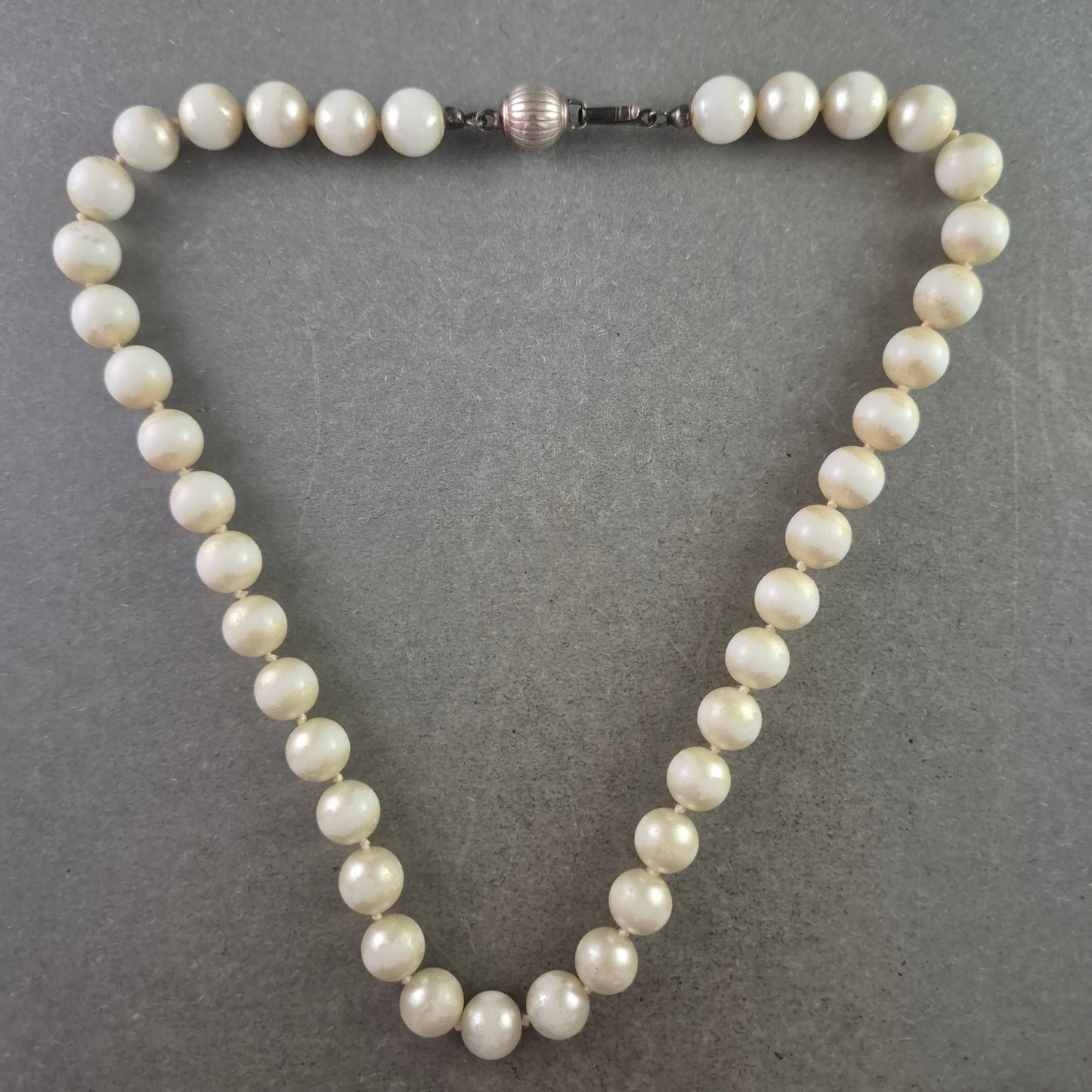 Elegante Perlenkette mit Magnetverschluss