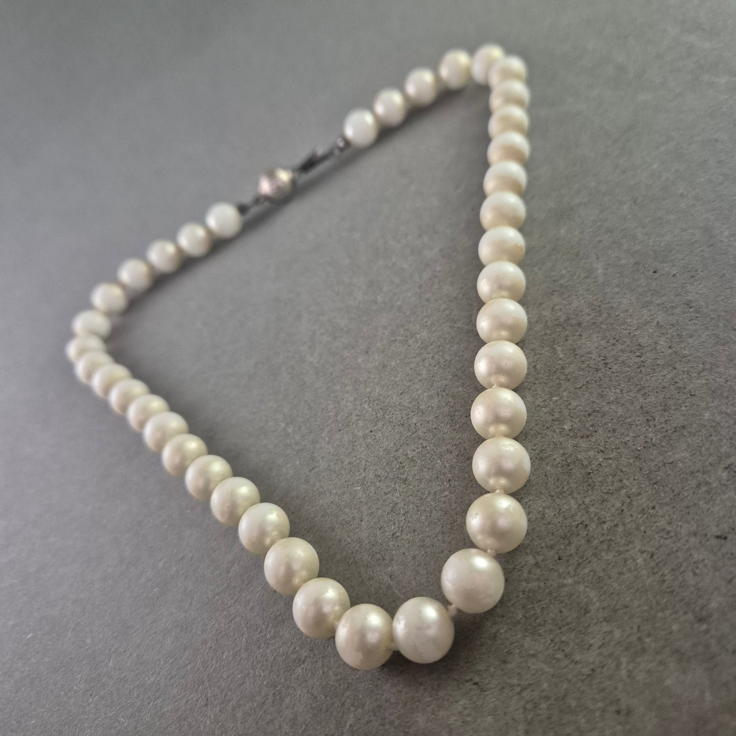 Elegante Perlenkette mit Magnetverschluss