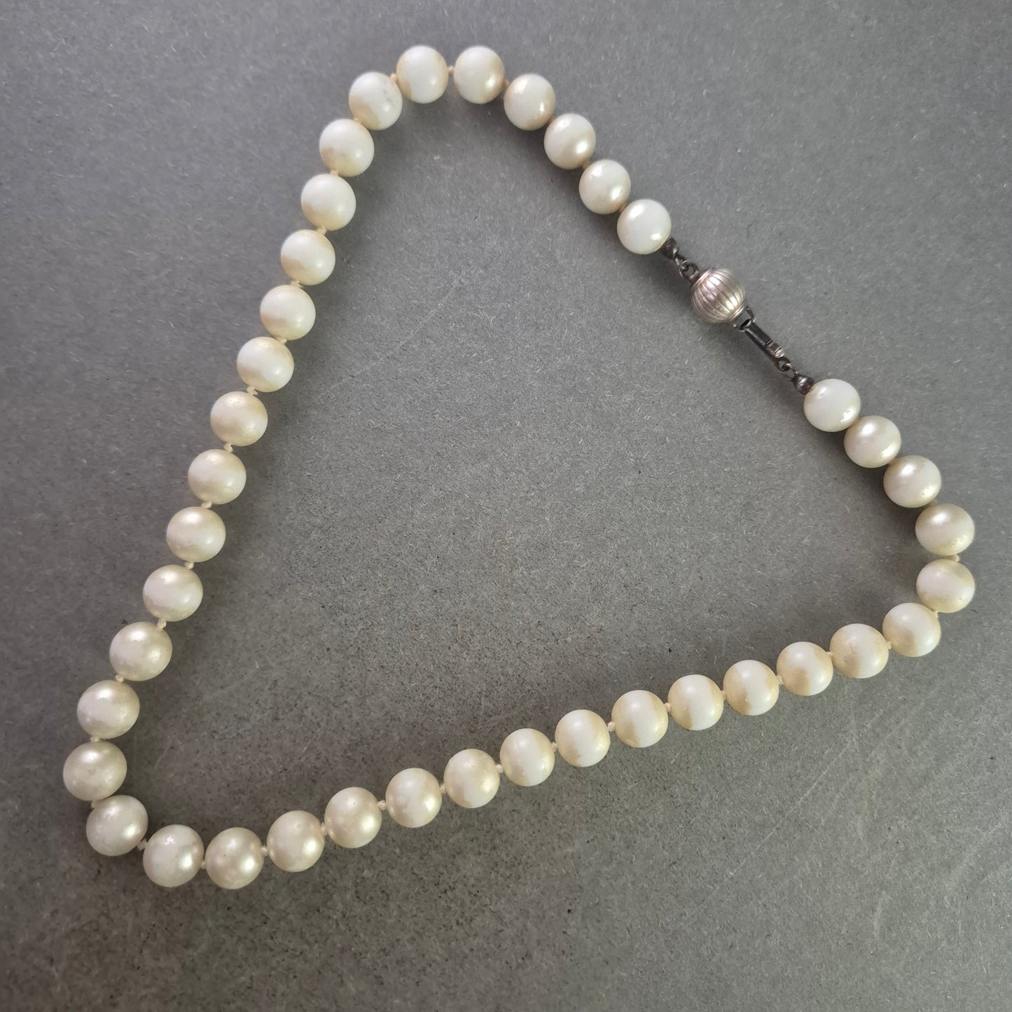 Elegante Perlenkette mit Magnetverschluss