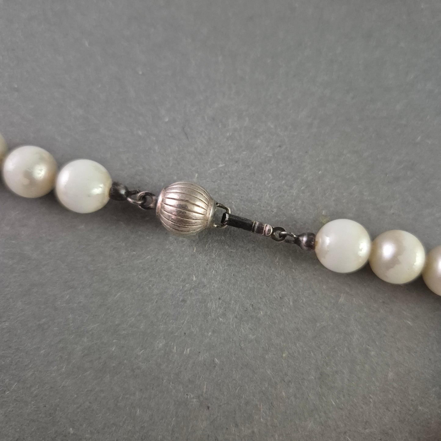 Elegante Perlenkette mit Magnetverschluss