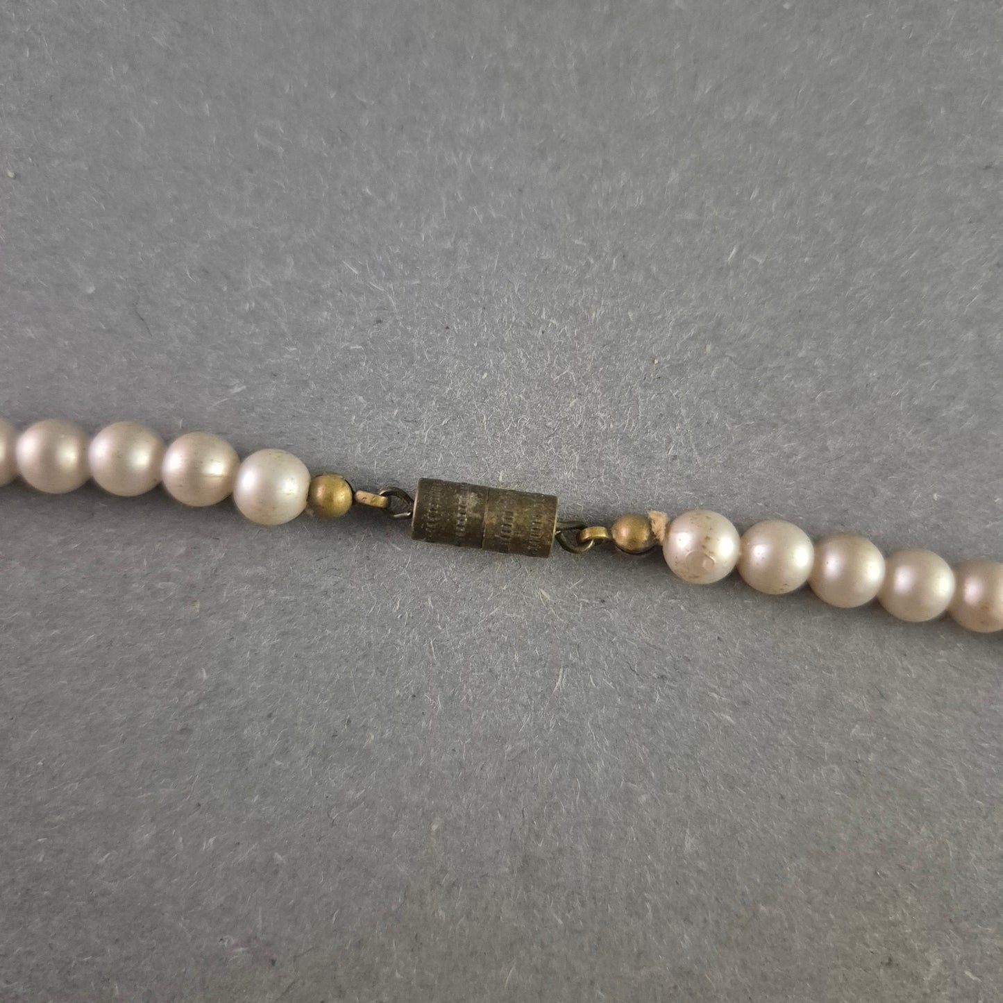 Elegante Perlenkette mit abnehmendem Durchmesser