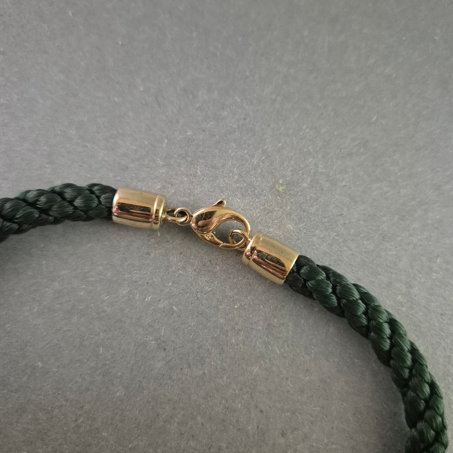 Herz Anhänger Halskette mit grünem Band – Rustikaler Trachtenstil