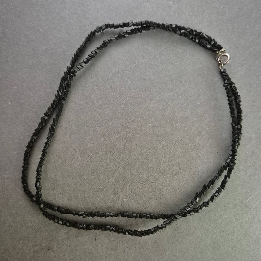 Schwarze Hämatit Halskette – Zweireihiger Look mit edlem Glanz