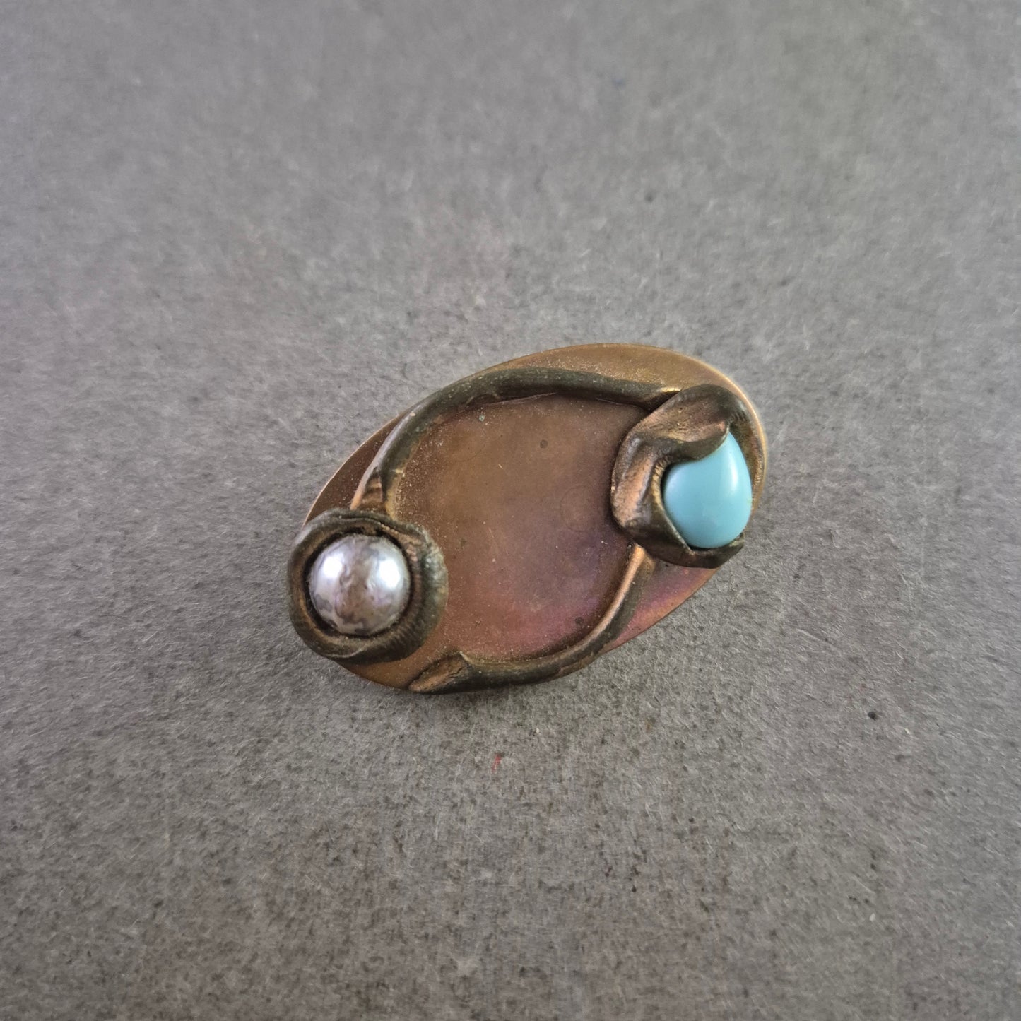 Vintage Brosche mit Türkis- und Perlenelement – Antiker Charme