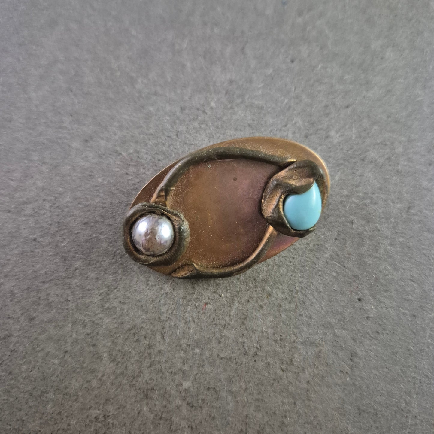 Vintage Brosche mit Türkis- und Perlenelement – Antiker Charme
