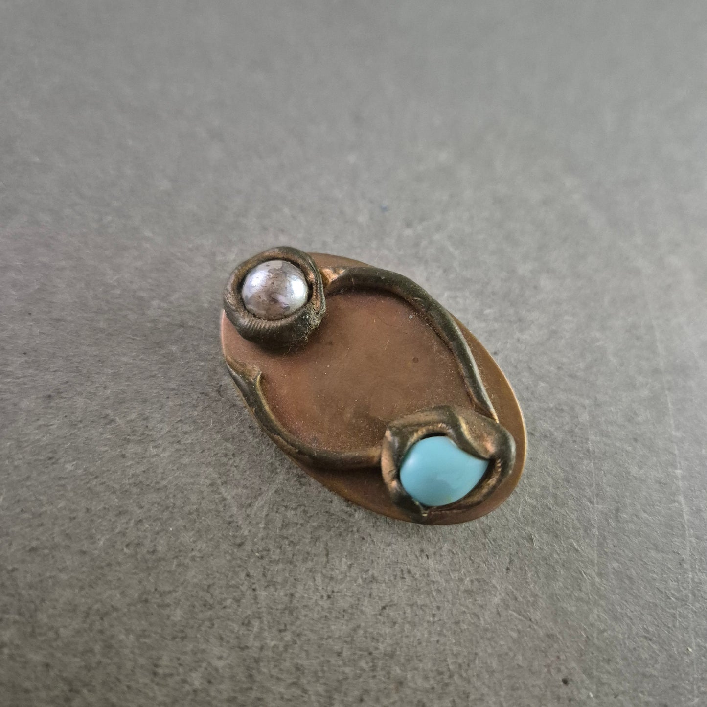Vintage Brosche mit Türkis- und Perlenelement – Antiker Charme