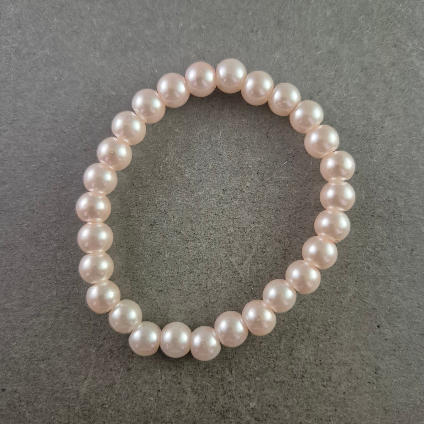 Elastisches Perlen Armband – Klassisch & Elegant in zartem Rosé