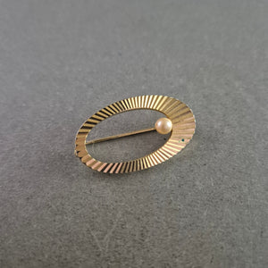 Elegante Vintage Brosche in Goldoptik mit Zierperle – Ovales Design