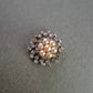 Elegante Strassbrosche mit Perlen – Blumenförmiges Vintage-Design