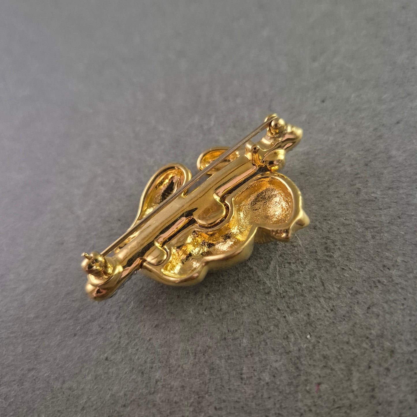 Vergoldete Affen Brosche mit Strasssteinen – Verspieltes Design