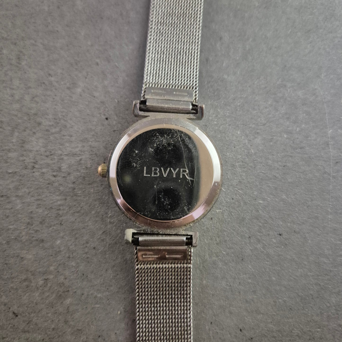 LBVYR Damen Uhr mit Mesharmband und Strassbesatz