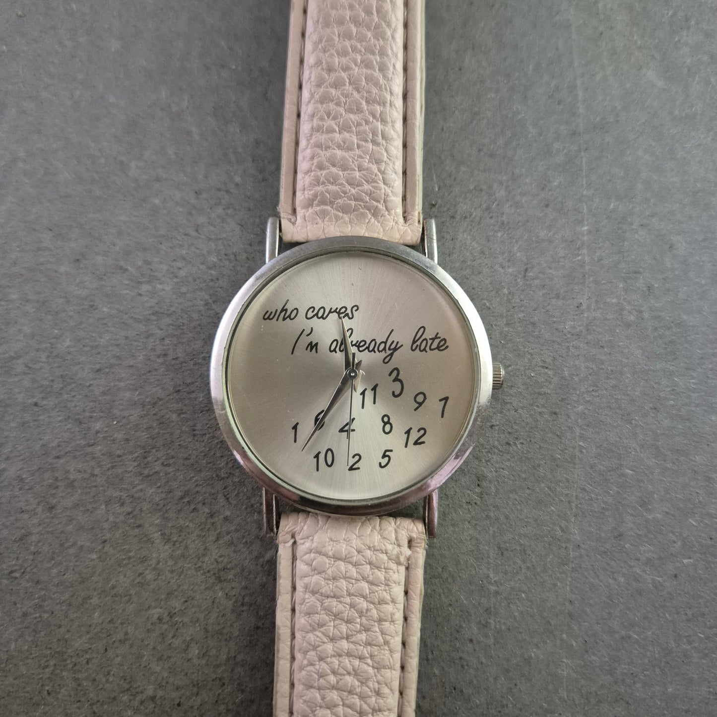 Lustige Damen Uhr mit Spruch und Beige Lederarmband