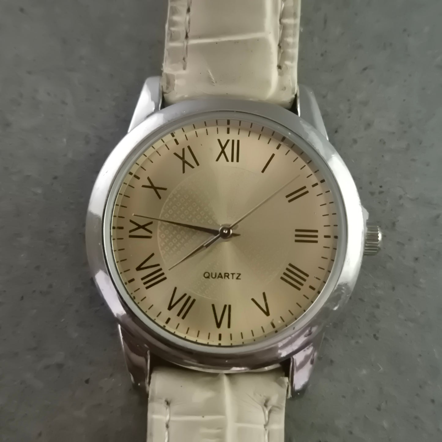 JG Damen Uhr mit Römischen Ziffern und Beige Lederarmband