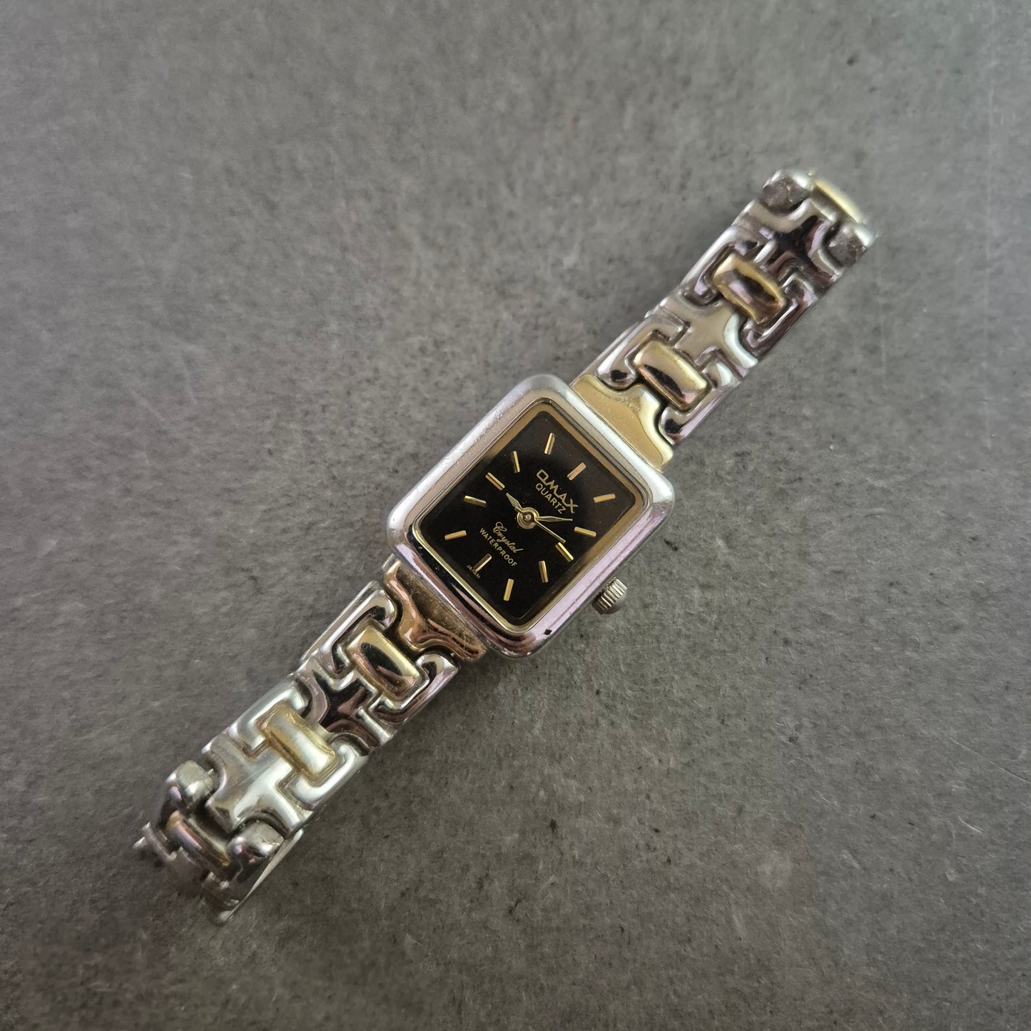 Omax Damen Uhr mit Schwarzem Zifferblatt und Edelstahlarmband