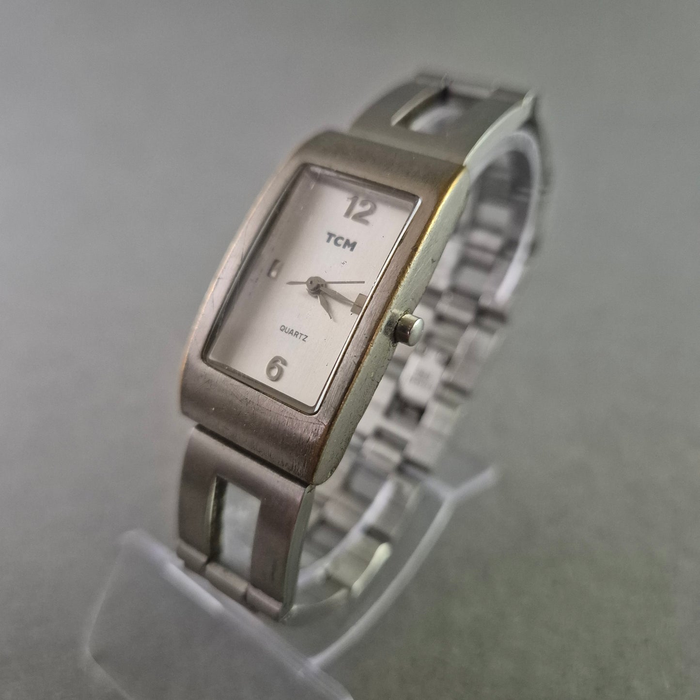 TCM Damen Uhr mit Rechteckigem Gehäuse und Edelstahlarmband