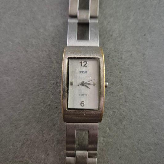 TCM Damen Uhr mit Rechteckigem Gehäuse und Edelstahlarmband