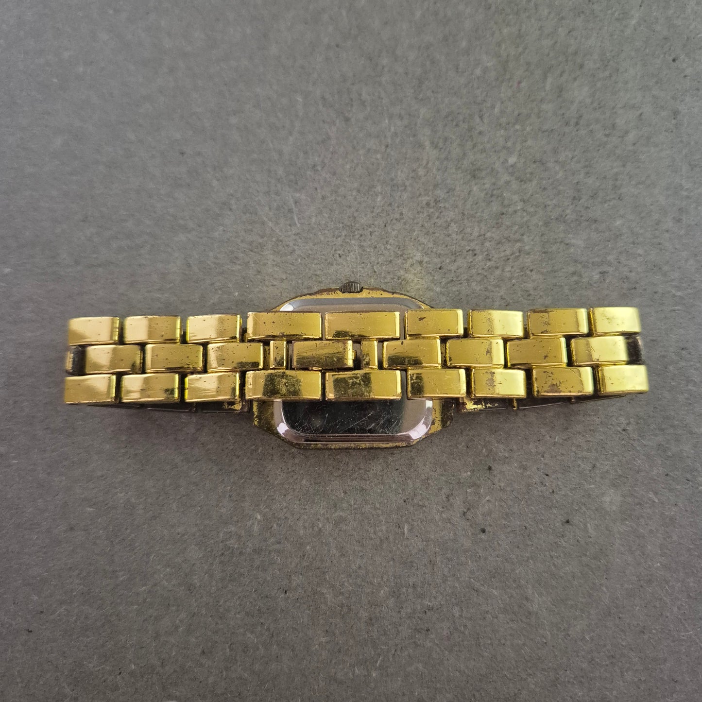 Elegante Damen Uhr in Goldoptik mit Strassbesatz