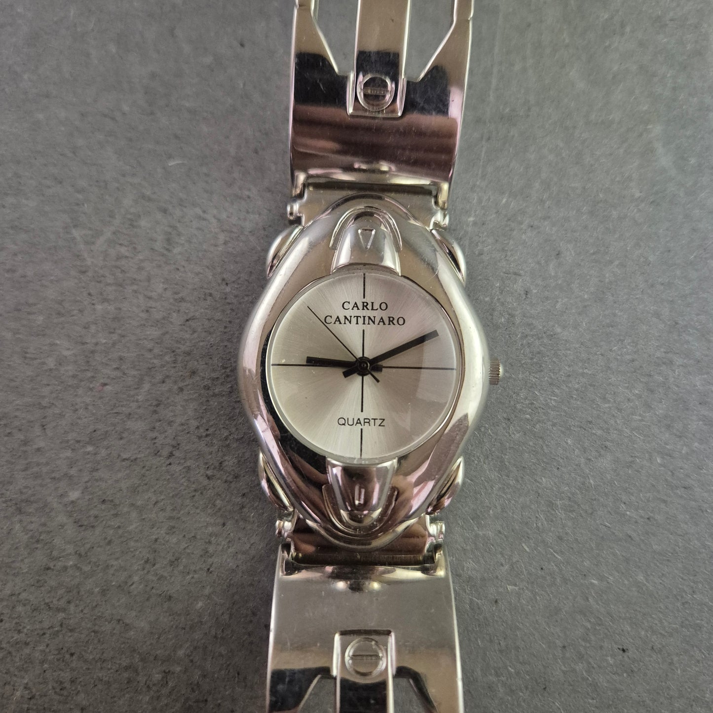 Carlo Cantinaro Damen Uhr – Eleganz in Silberoptik