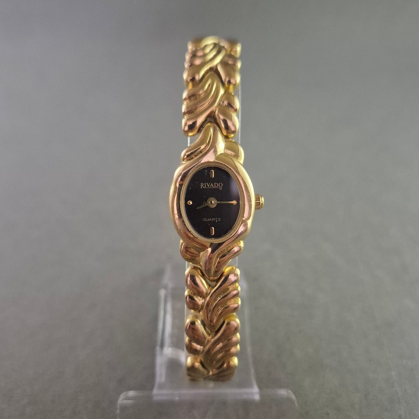 Elegante Rivado Damen Uhr – Goldfarben mit filigranem Armband