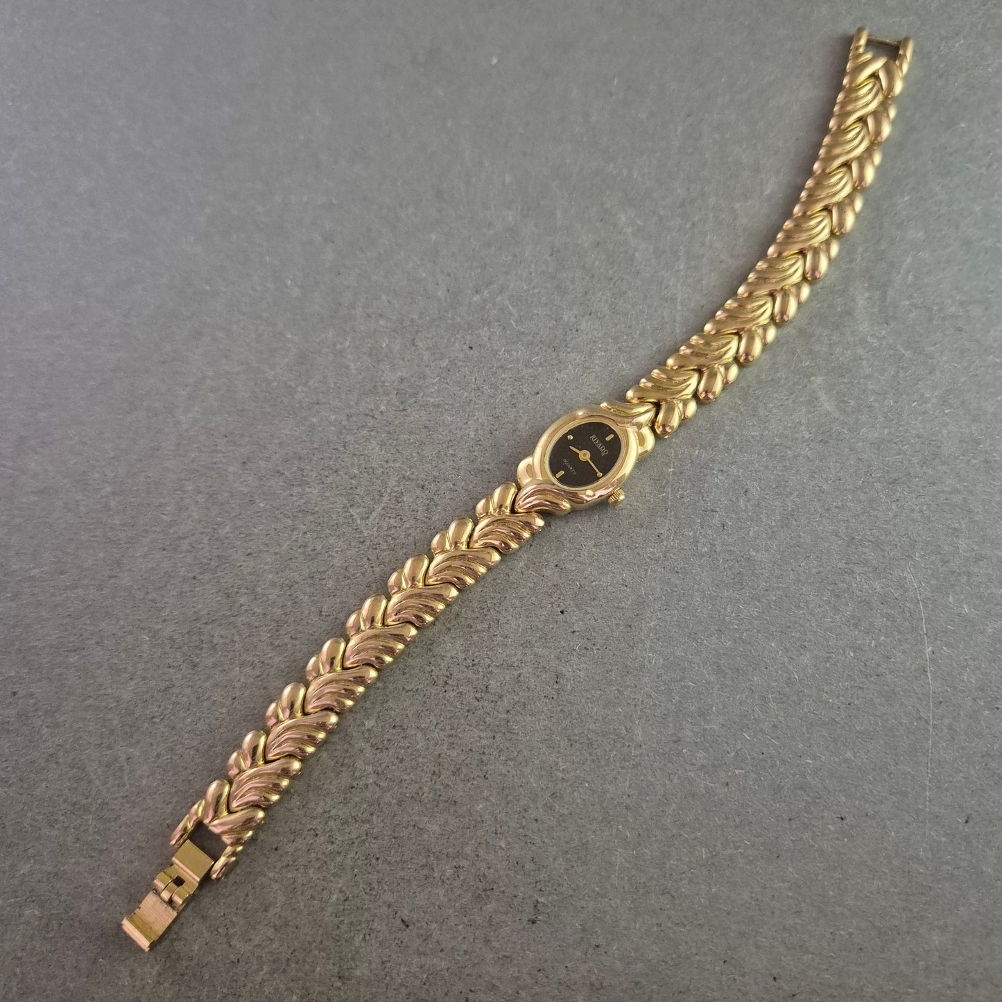 Elegante Rivado Damen Uhr – Goldfarben mit filigranem Armband