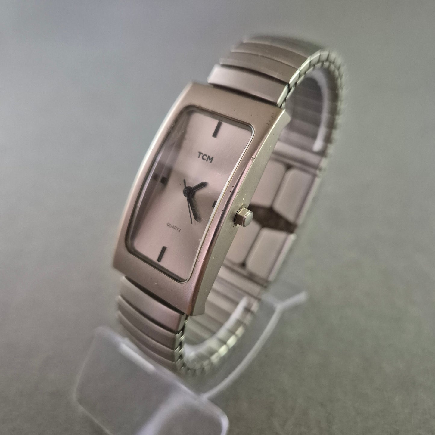 TCM Damen Uhr – Rechteckiges Gehäuse, Edelstahlarmband, Quarzwerk