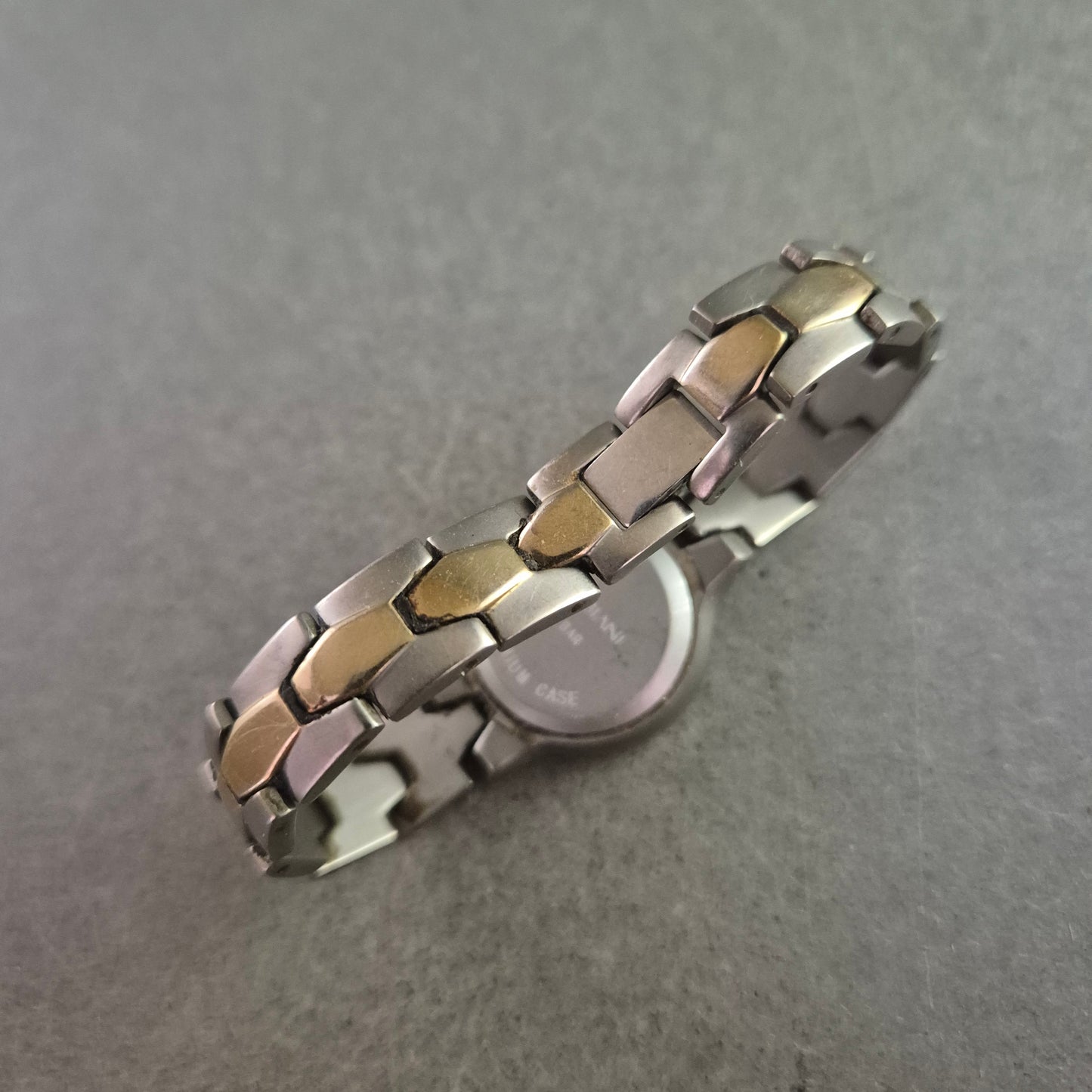 Fabiani Damen Uhr – Titan Gehäuse mit Bicolor Armband