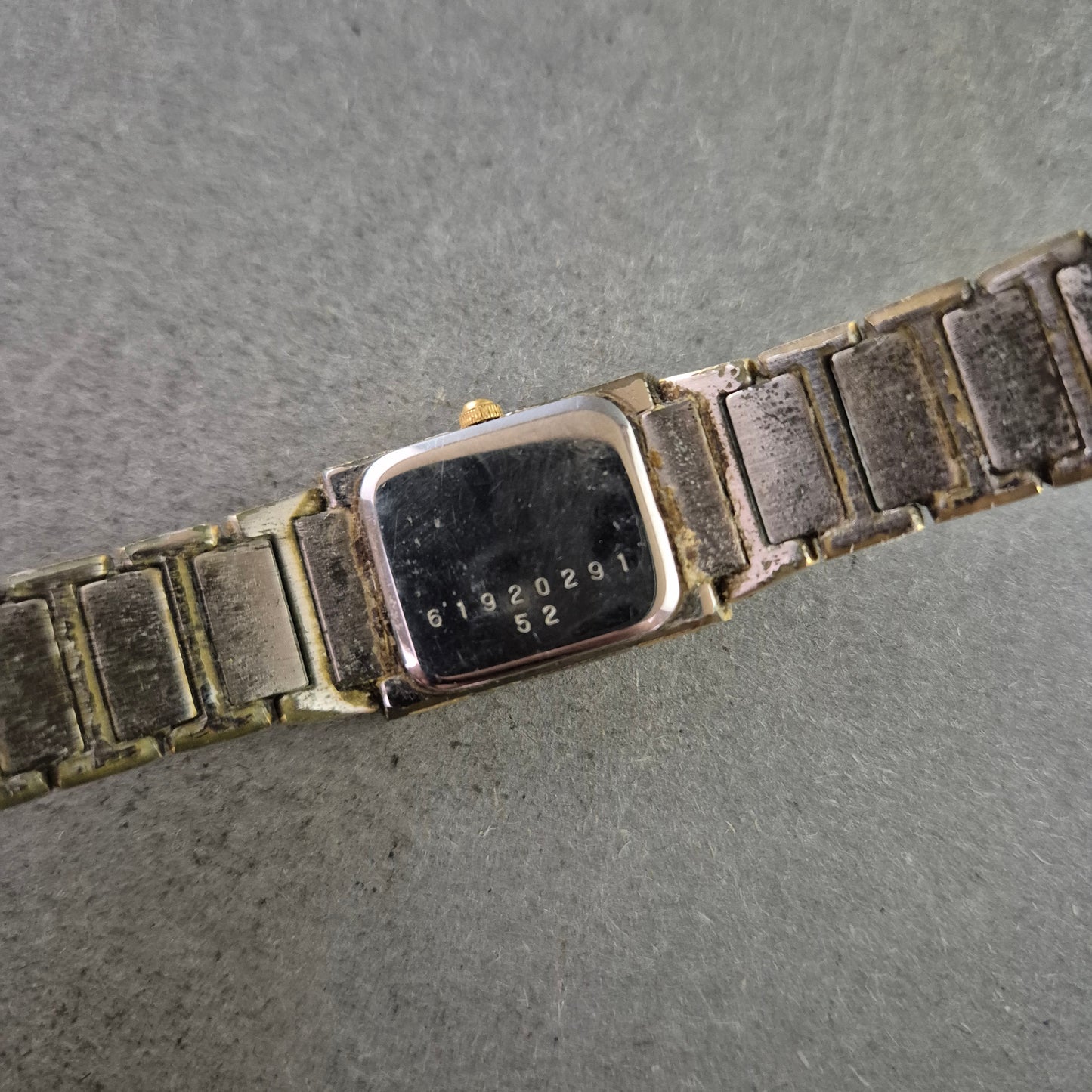 Vintage Garde Damen Uhr – Rechteckiges Design, Ruhla-Quartz