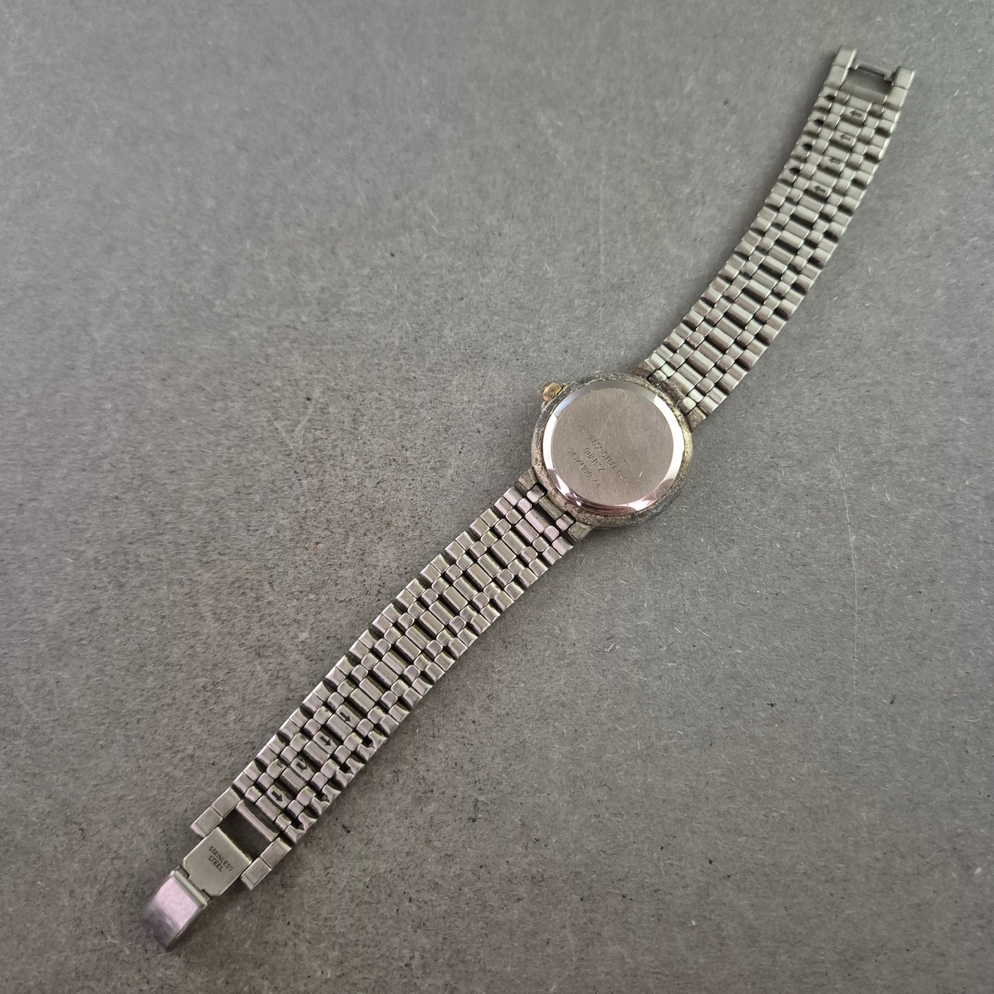 CMI Damen Uhr – Quarz mit Datumsanzeige im Bicolor-Design